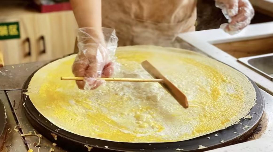 Pancake fruit—taste the authentic Chinese taste