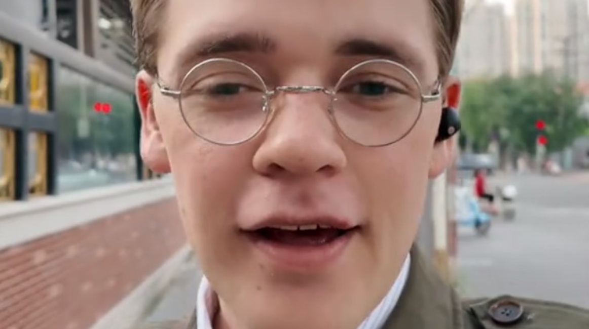 Why did I choose to live in China?