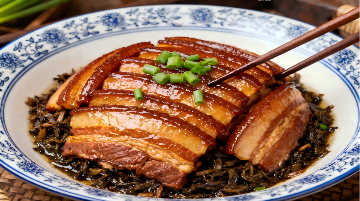 Mei Cai Braised Pork Belly: A Legendary Hakka Flavor Tempered by Time