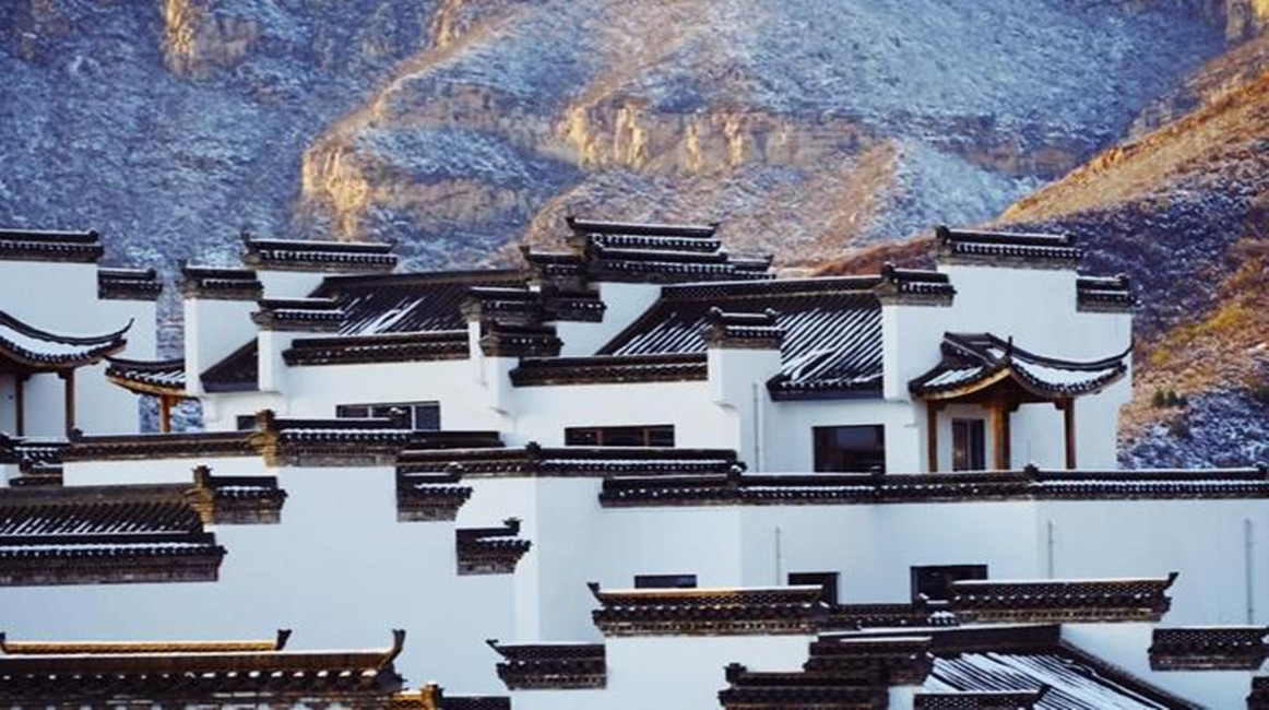 Huizhou Architecture & Scenery: China’s Poetic Fusion of Stone, Wood and Mountain Mist
