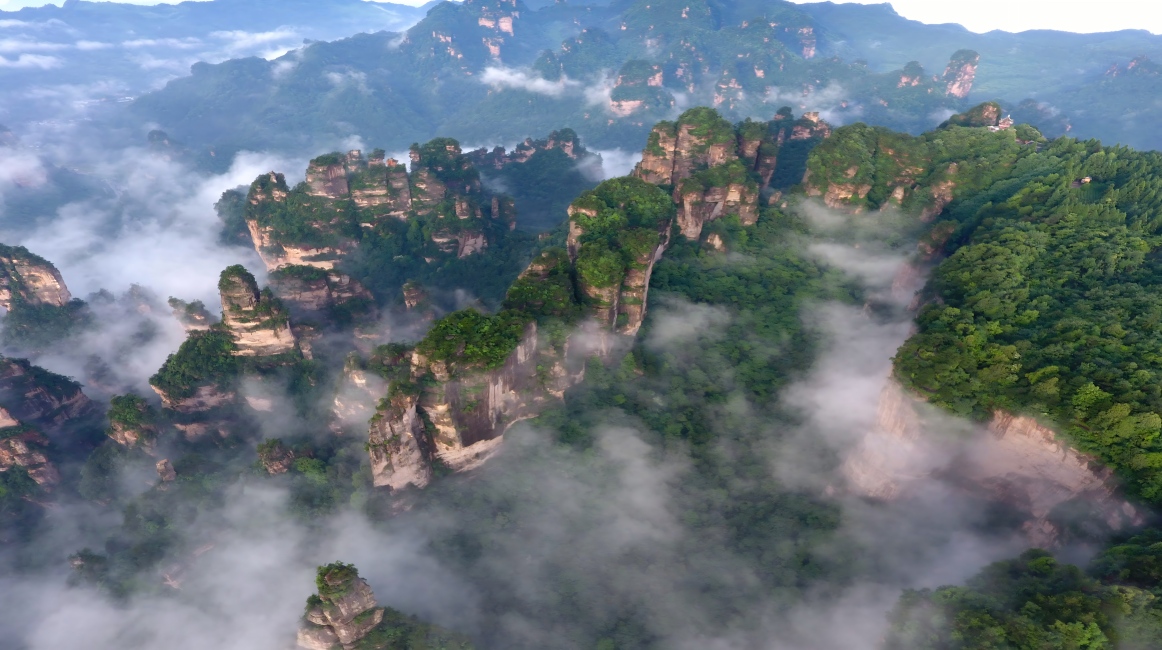​Zhangjiajie: A Fairyland of Misty Peaks and Ink Wash Beauty
