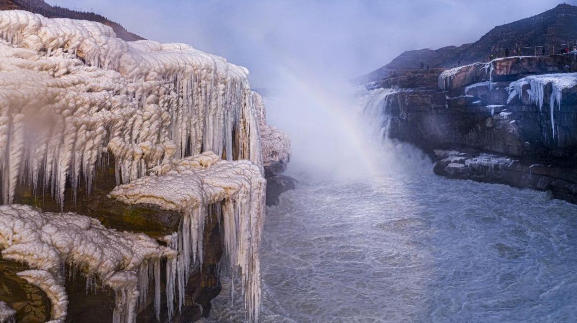 The Thundering Majesty of China’s Hukou Waterfall‌