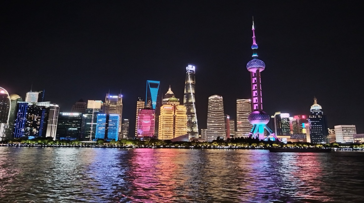 Huangpu River Misty Rain
