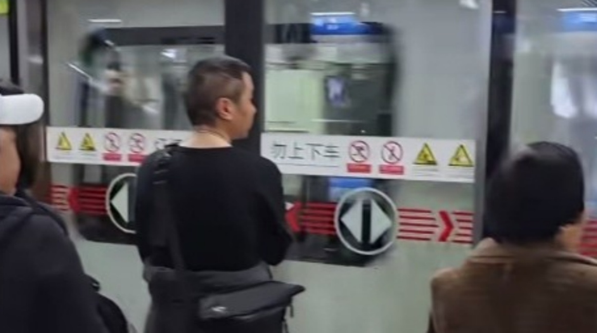How clean are Chinese subways...