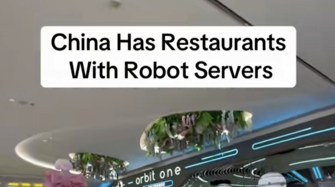 China Has RestaurantsWith Robot Servers