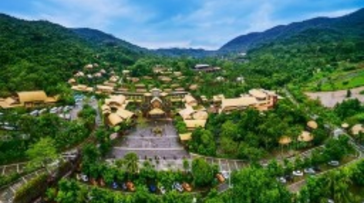 Ancient Villages Hidden in Rainforest, Li and Miao Cultures in One Valley — Binglang Valley, Hainan, China