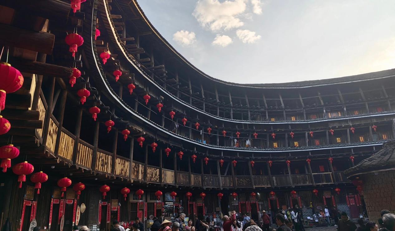 The concentric circles of the earth Discovering the ultimate form of home in Fujian Tulou