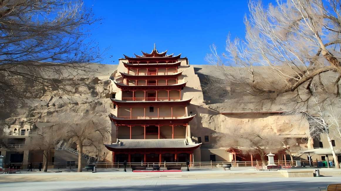 Dunhuang in the Desert: A Thousand Years of Grace in Dreams