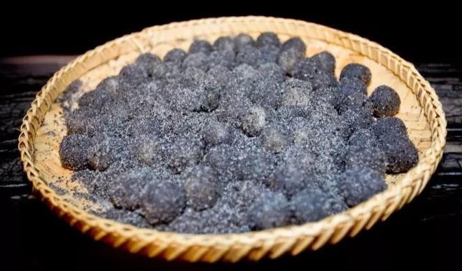 Lishui Songyang Huizhigao (Ash-Water Cake)