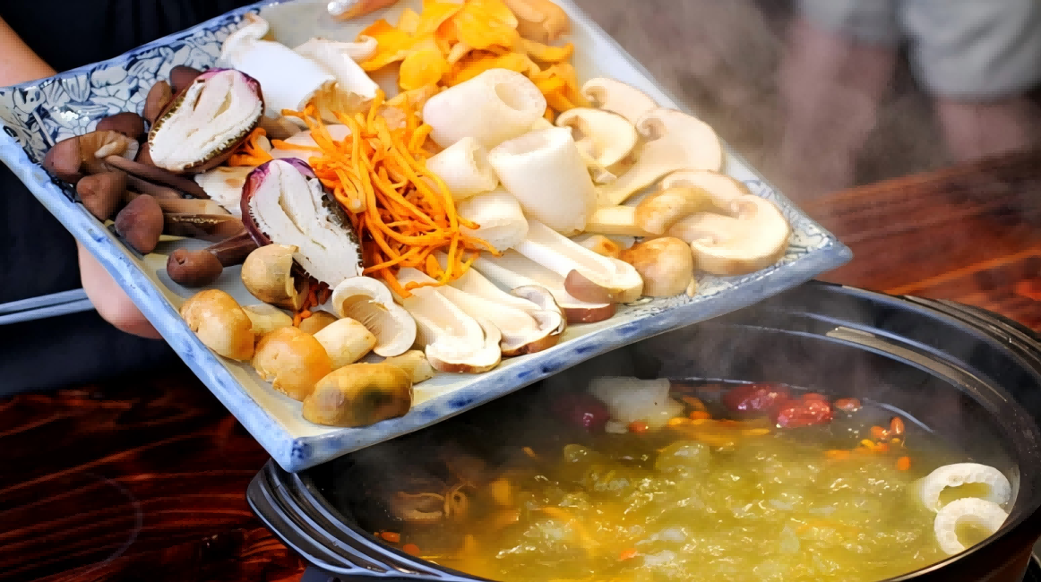 Forest Delicacy in Full Bloom: Yunnan Wild Mushroom Hot Pot