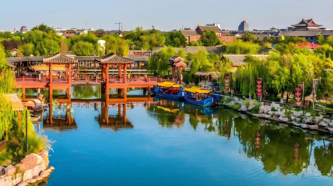 A Tour of Kaifeng Qingming River Garden