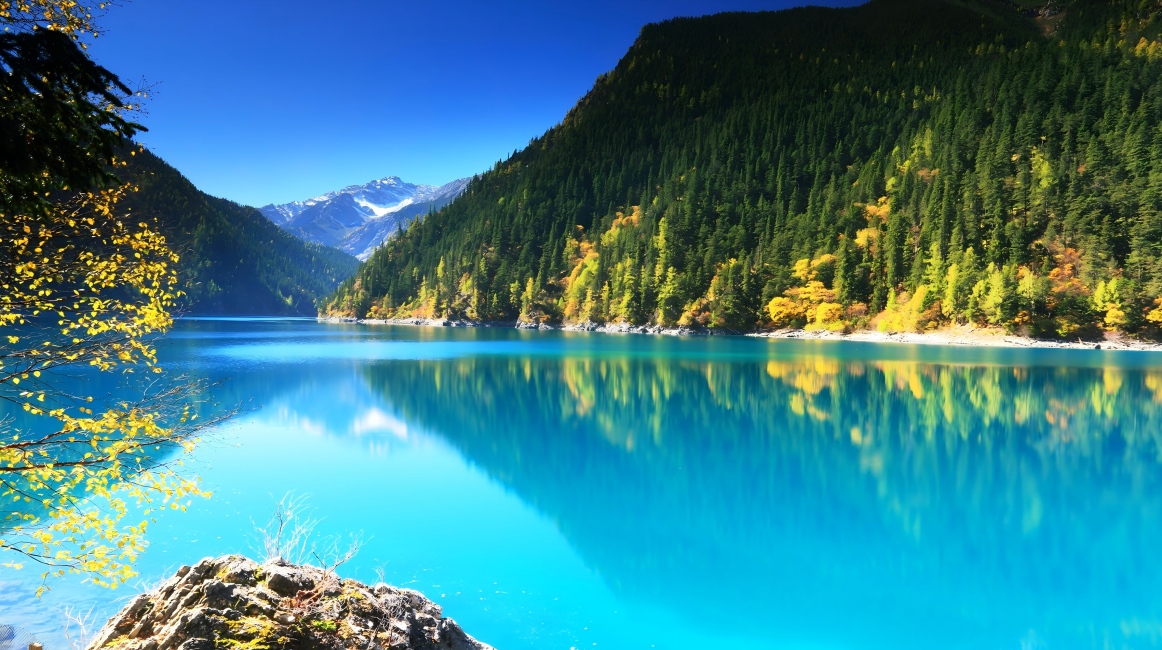 Fairyland on earth— Jiuzhaigou in Sichuan